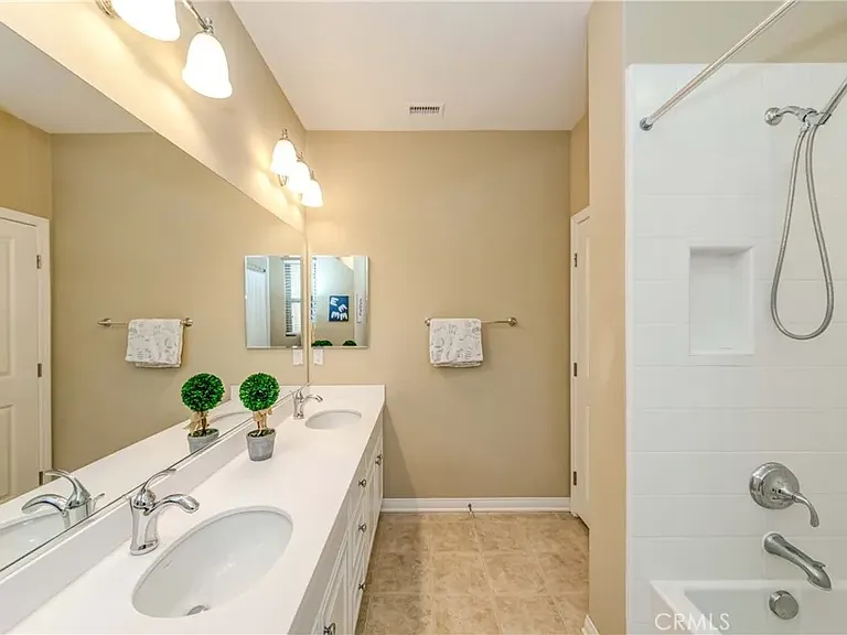 30 Larkfield — Photo 25