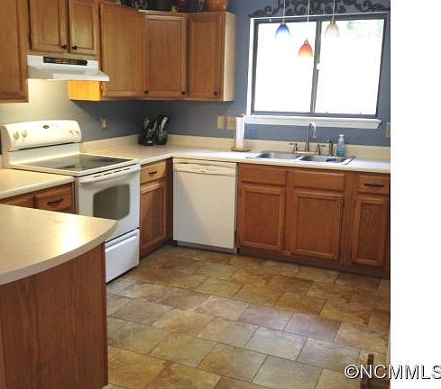 2nd image of 47 Lake Dr APT K13