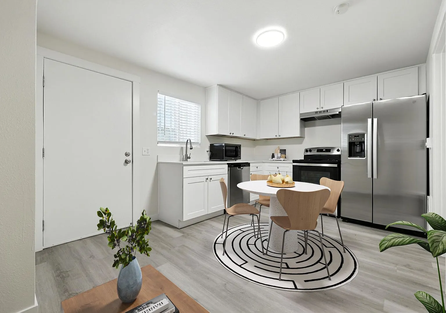 Nacelle Apartments — Photo 3