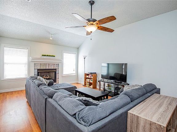 5th image of 1621 N Fieldstone Ave