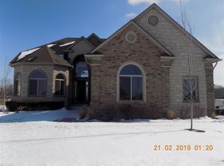 54726 Deadwood Ln, Shelby Township, MI 48316