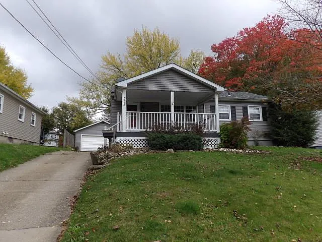 565 Ruth Dr photo 1