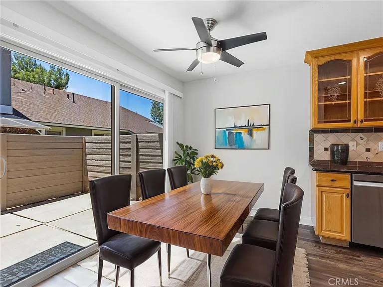 1726 N Oak Knoll Dr #C — Photo 4