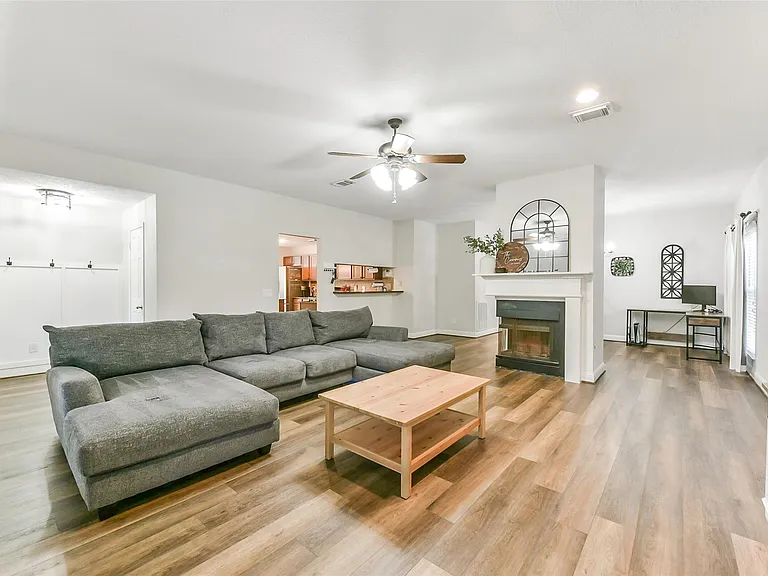 4010 Spring Branch Dr W — Photo 8