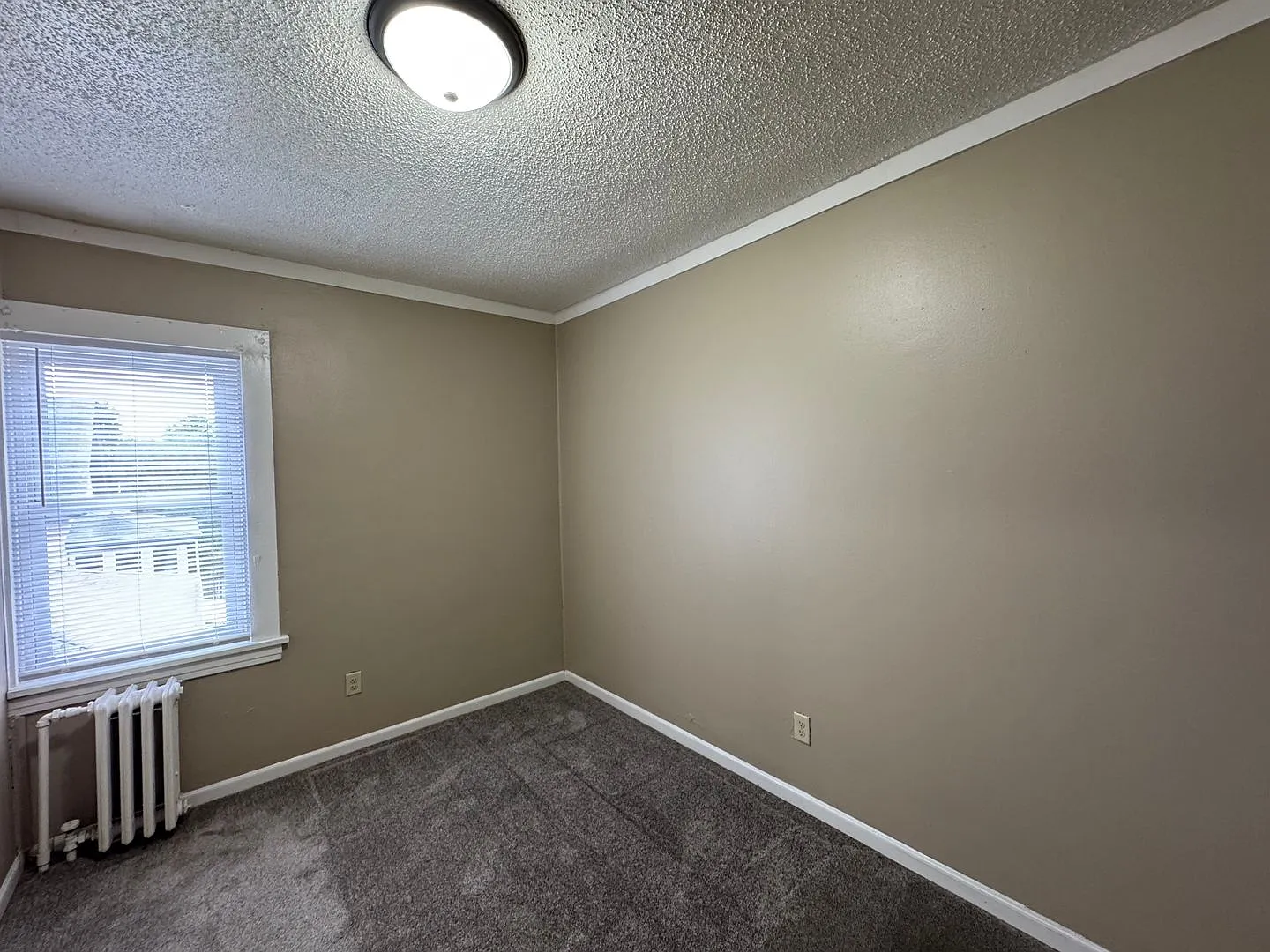 1332 Minnehaha Ave W — Photo 4