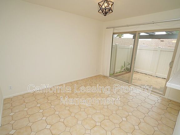 4th image of 26118 Rainbow Glen Dr