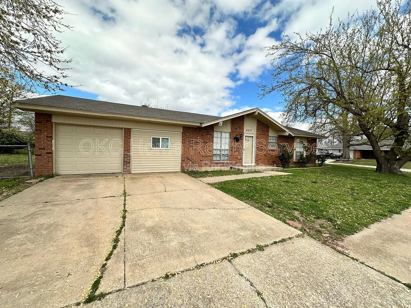 3 bed, 2.0 bath, 975 sqft, $1,295 — Photo 1
