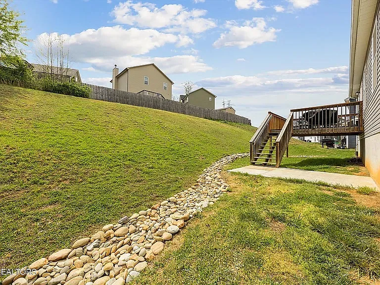 7931 Poplar Grove Ln — Photo 33