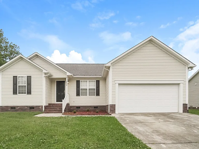 854 Loch Lomond Cir — Photo 1