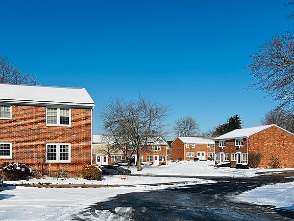 3rd image of 540 Granby Rd #77C