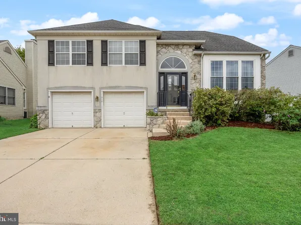 310 Sussex Ct, Logan Township, NJ 08085
