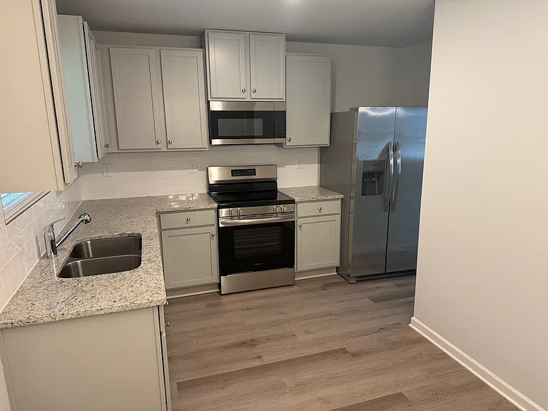 7254 Crestside Dr — Photo 6