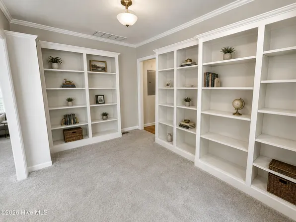 1405 N Overlook Drive, Greenville, NC 27858