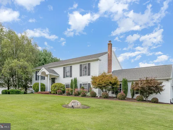 105 Sherby Ln, Shermans Dale, PA 17090