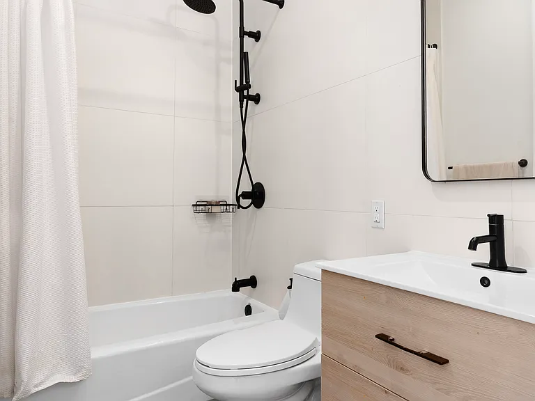 202 N 10th St #3 — Photo 12