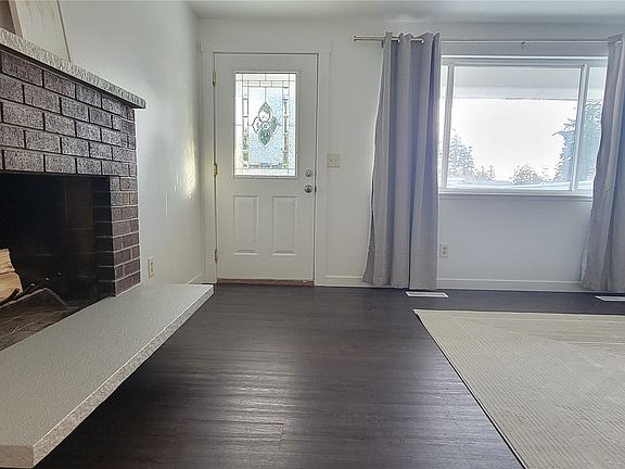 5th image of 748 NW Hyak Drive