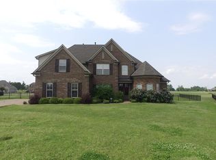 1448 Legends Cv, Dyersburg, TN 38024