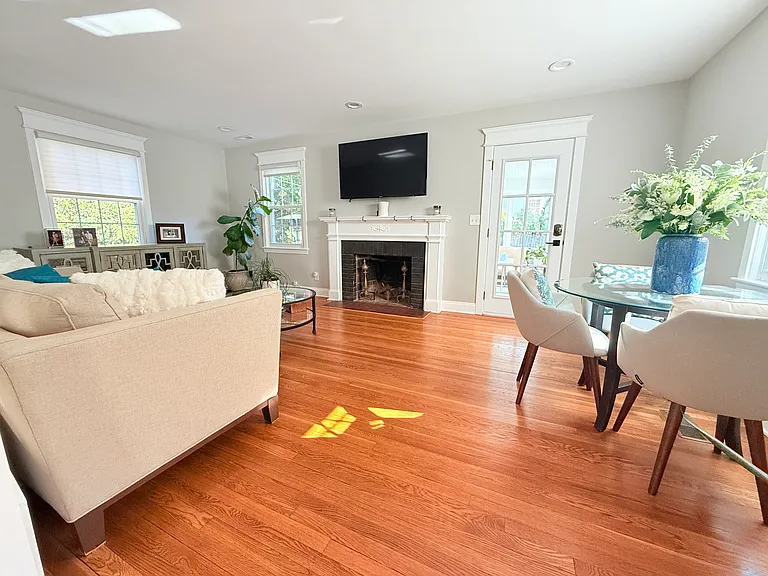 6515 Broxburn Dr — Photo 10