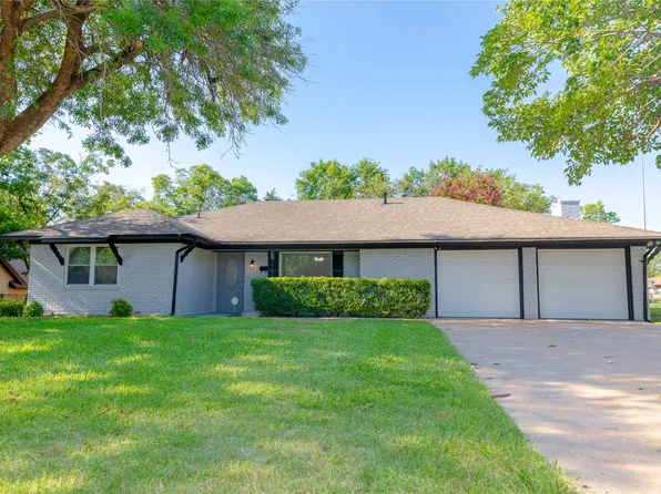 725 Greenland Way, Grand Prairie, TX 75050