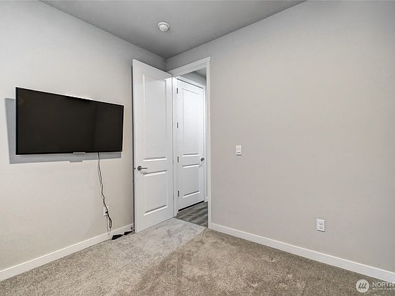 4th image of 7720 61st Drive NE