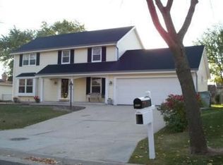 6975 N 89th St, Milwaukee, WI 53224