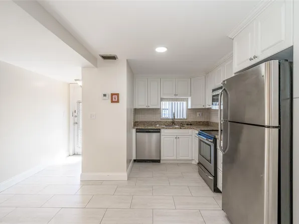 9523 S Hollybrook Lake Drive #107, Pembroke Pines, FL 33025