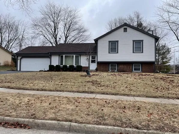 1208 Timber RIDGE, Pewaukee, WI 53072