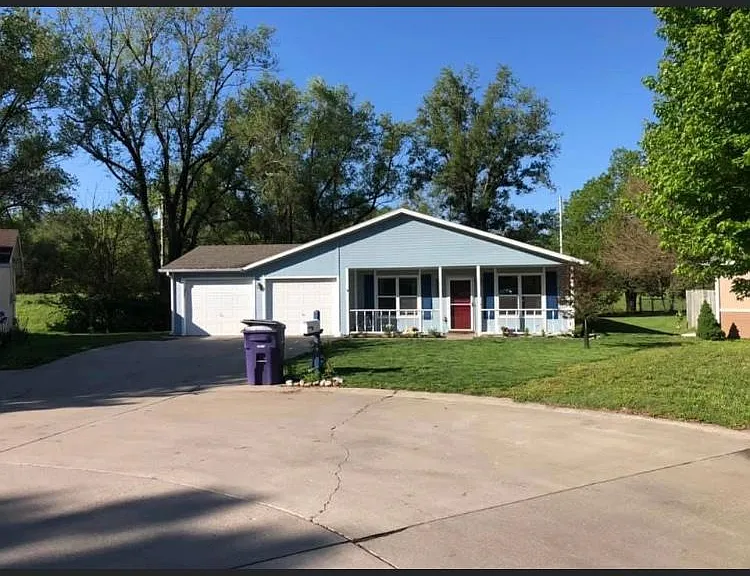 827 Glenstone Cir — Photo 1