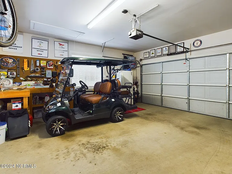 4 McQueen Pl — Photo 30