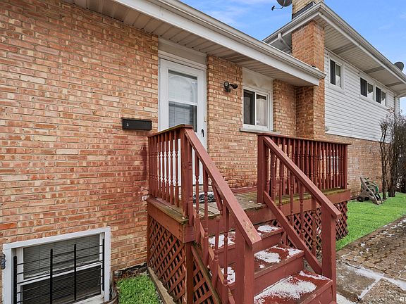 3rd image of 9518 Le Claire Ave