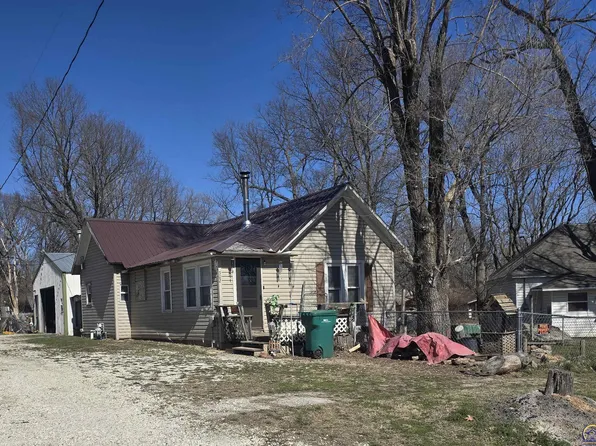 302 2nd St, Denison, KS 66419