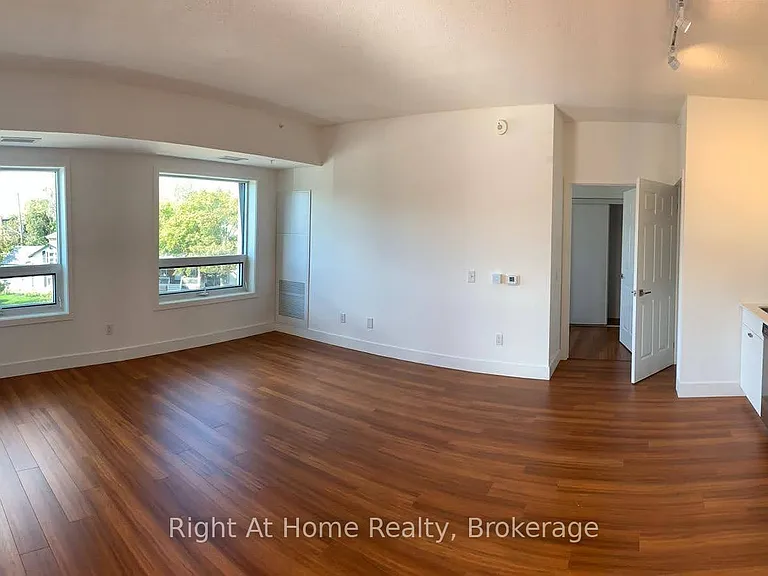 1 Wellington St #308 — Photo 8