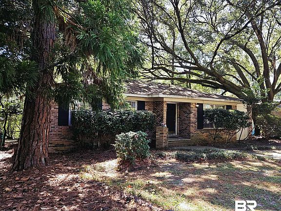 3rd image of 324 Vanderbilt Dr