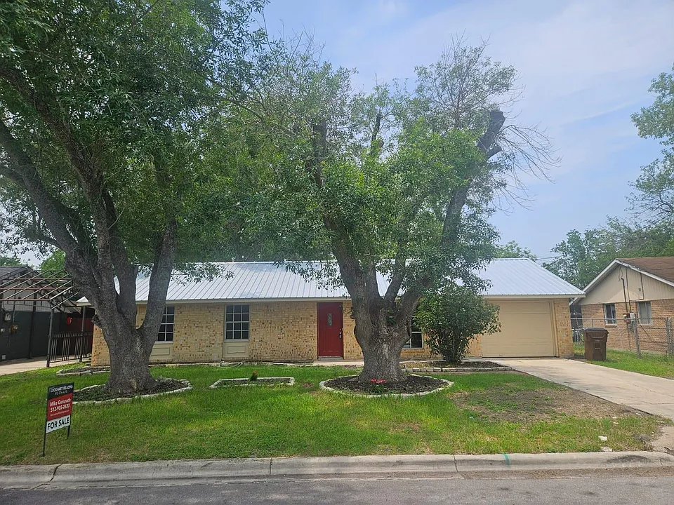 1401 Trinity St