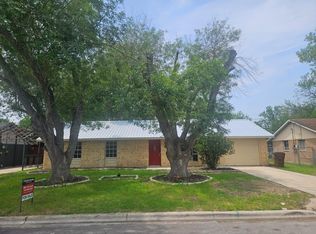 1401 Trinity St, Lockhart, TX 78644
