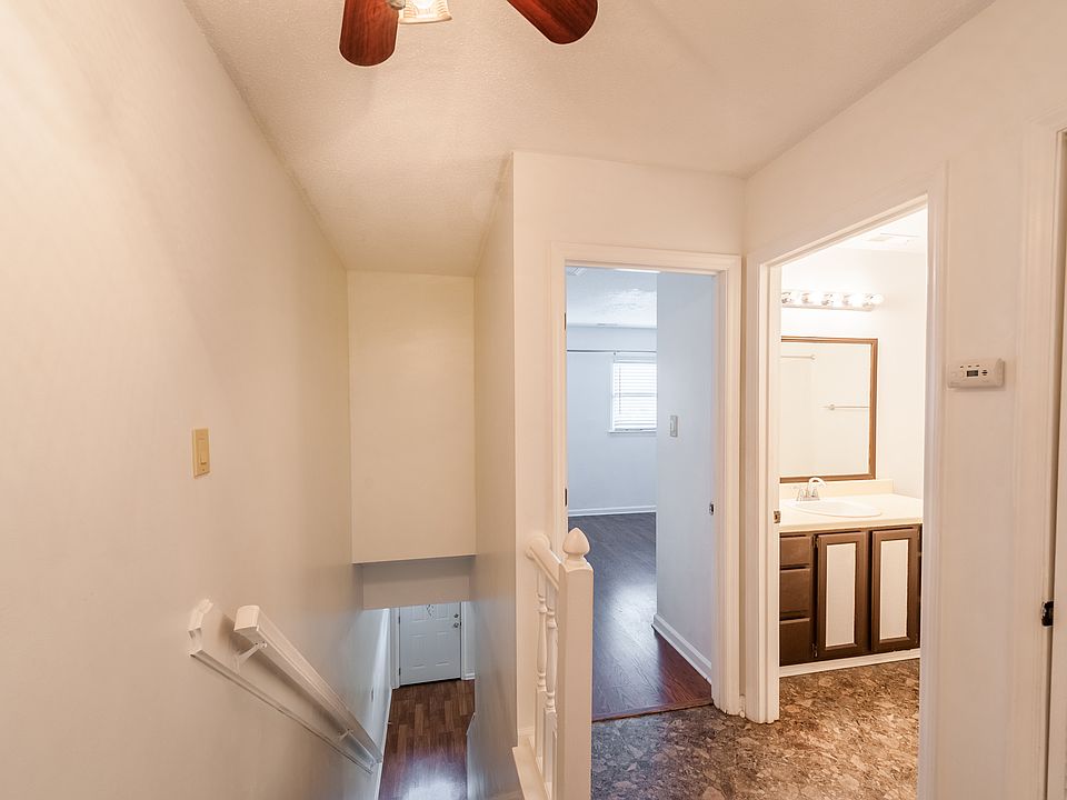 1st image of 2623 Hitchcock Dr