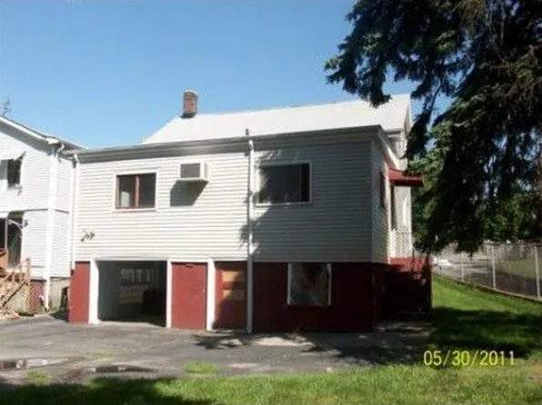 974 Manton Ave, Providence, RI 02909