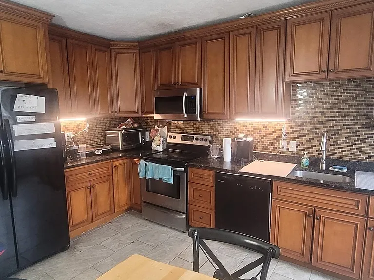 30 Lyman St #B — Photo 27