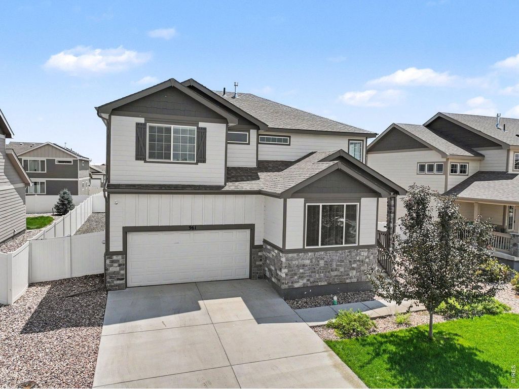 961 Ashbrook Dr