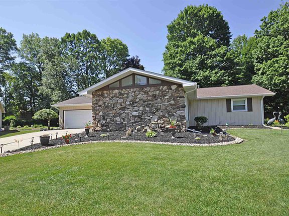 2nd image of 5739 Selwyn Ct