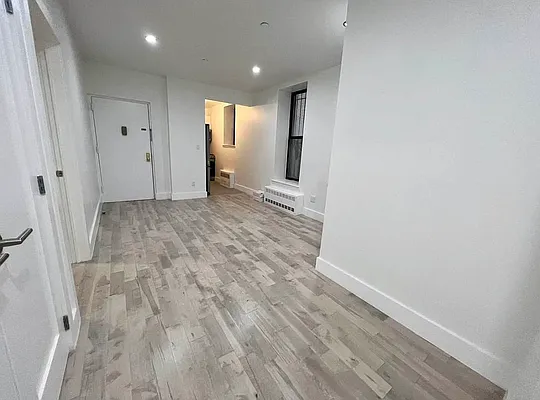 Rented by EastMount Realty LLC | media 48