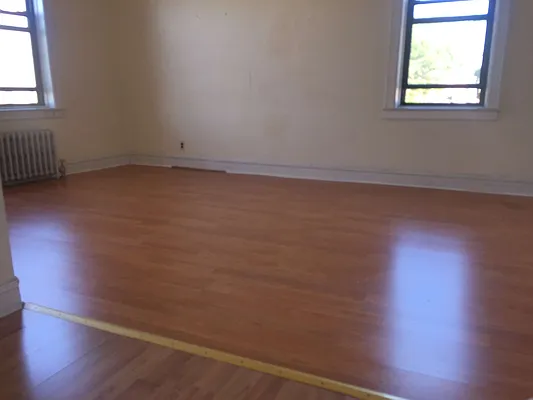 Rented by Metroline Realty | media 14