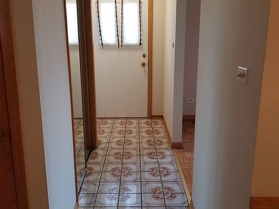 3rd image of 6717 W 90th St