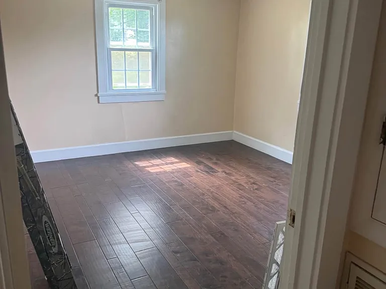 2108 Sanderson Rd — Photo 2