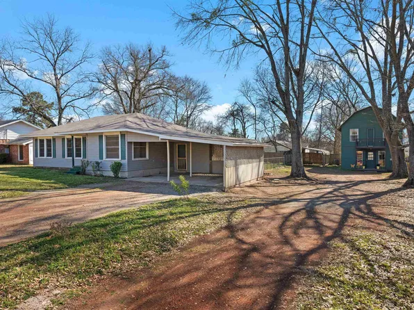 711 Bluebonnet, Hughes Springs, TX 75656