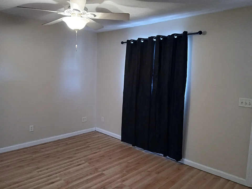 319-6 E Mill St