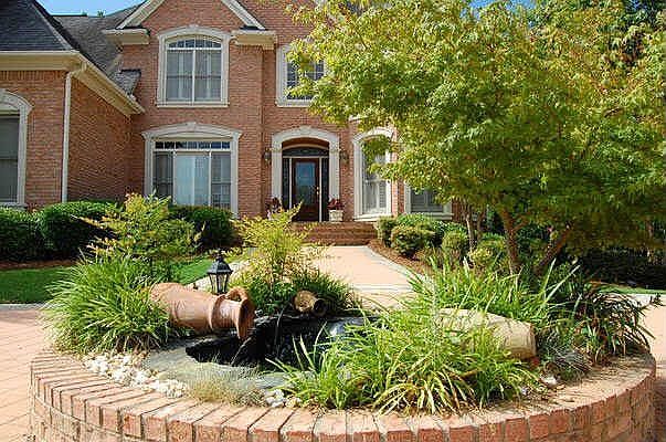 1st image of 105 Troon Dr