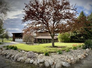 2709 Fox Creek Rd, Bloomington, IL 61705