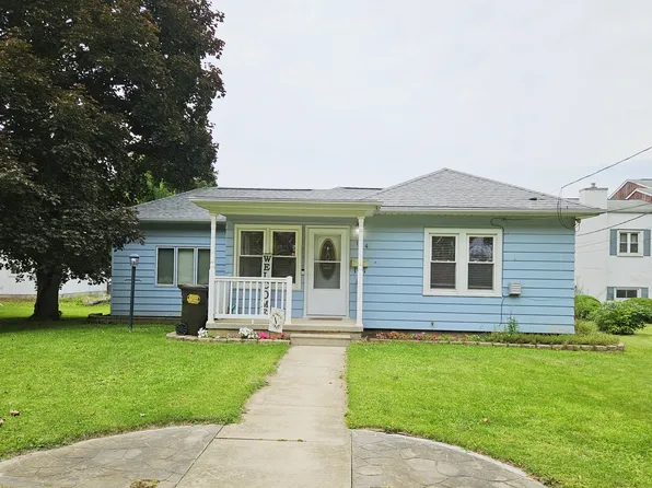 104 Maple Ave, Morrison, IL 61270