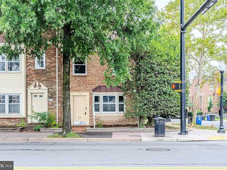 4116 Washington Blvd — Photo 2